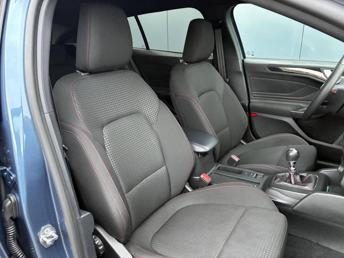 Ford Focus Ford Focus Wagon 1.0 EcoBoost Hybrid 125 PK ST-Line | NAVI | CARPLAY | WINTER PAKKET | 74000 KM!!!