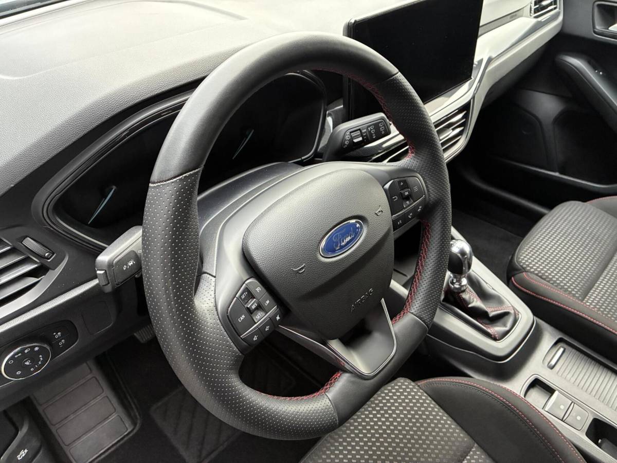 Ford Focus Ford Focus Wagon 1.0 EcoBoost Hybrid 125 PK ST-Line | NAVI | CARPLAY | WINTER PAKKET | 74000 KM!!!