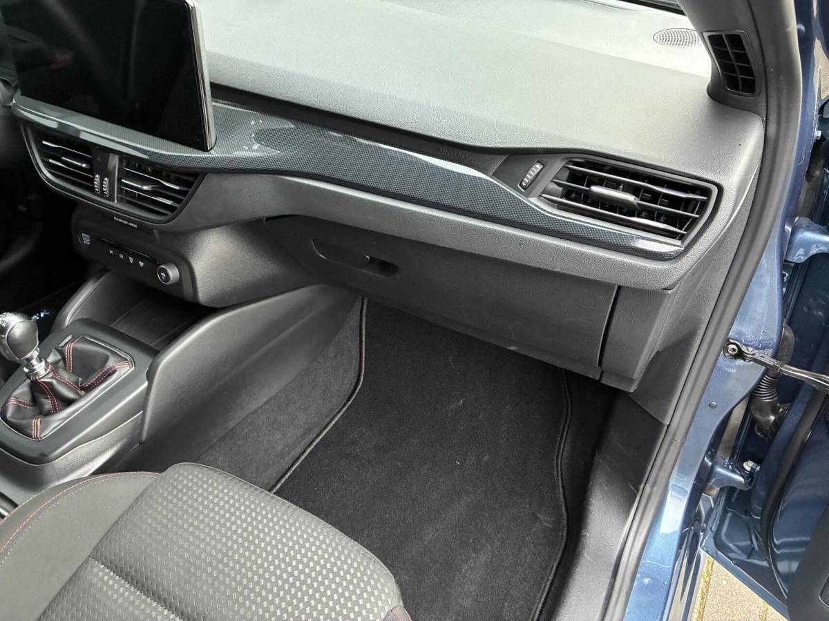 Ford Focus Ford Focus Wagon 1.0 EcoBoost Hybrid 125 PK ST-Line | NAVI | CARPLAY | WINTER PAKKET | 74000 KM!!!