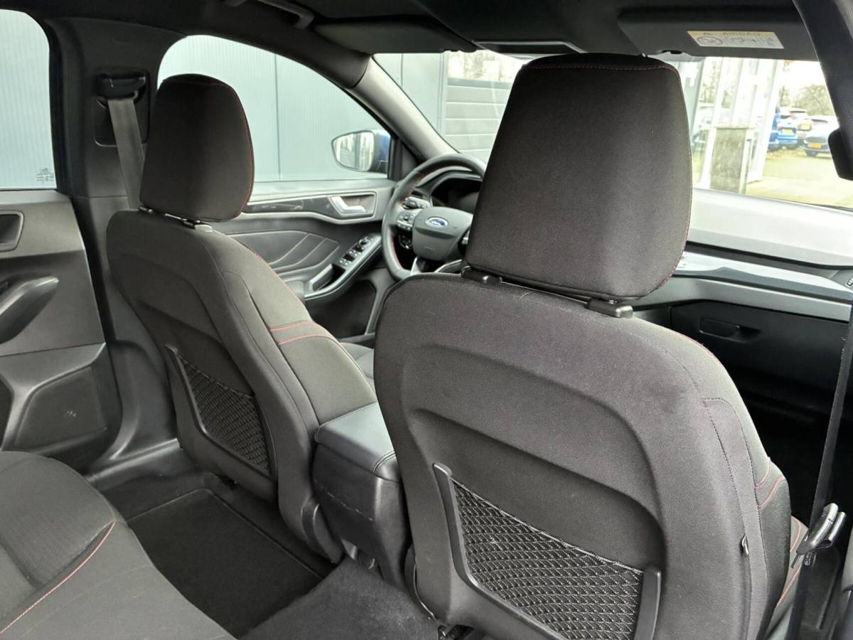 Ford Focus Ford Focus Wagon 1.0 EcoBoost Hybrid 125 PK ST-Line | NAVI | CARPLAY | WINTER PAKKET | 74000 KM!!!