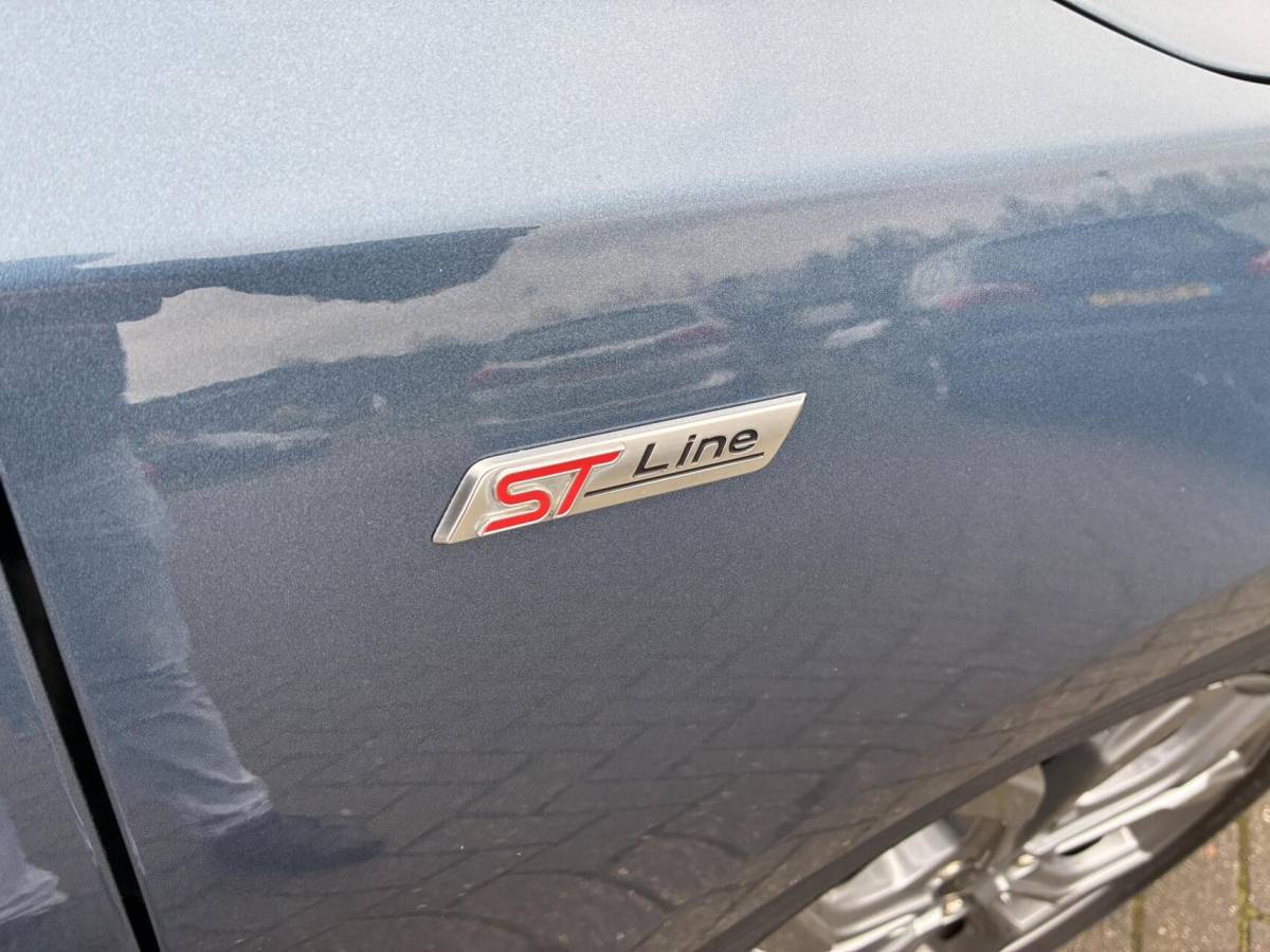 Ford Focus Ford Focus Wagon 1.0 EcoBoost Hybrid 125 PK ST-Line | NAVI | CARPLAY | WINTER PAKKET | 74000 KM!!!