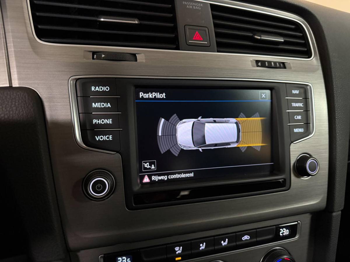 Volkswagen Golf Volkswagen Golf 1.0 TSI Comfortline *DSG Automaat* All-seasons|Cruise|Navi|PDC