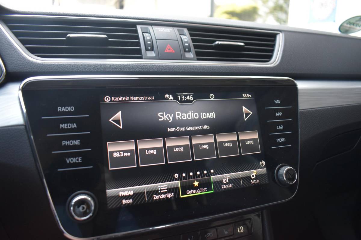 Škoda Superb Skoda Superb Combi 1.5 TSI 150PK ECC LMV NAVI CRUISE