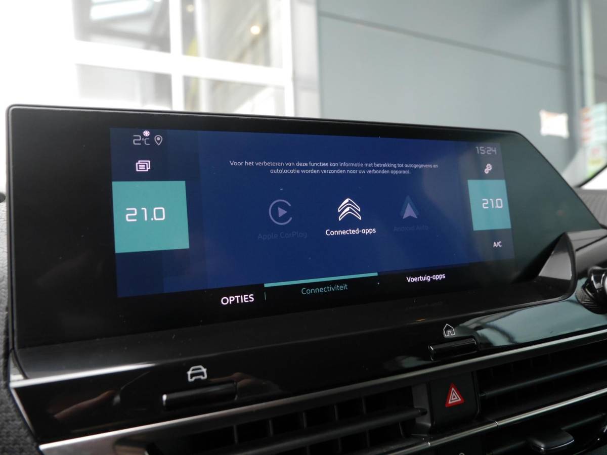 Citroën ë-C4 Citroen Ë-C4 Shine 50 kWh | Keyless entry en start | SOH 89.9% | 18 inch lichtmetalen velgen | Achteruitrijcamera | Adaptive cruise control | Head up display | Climate control | Extra getint glas