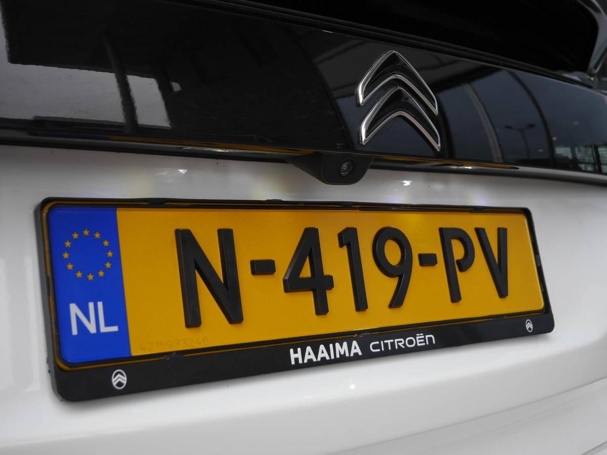 Citroën ë-C4 Citroen Ë-C4 Shine 50 kWh | Keyless entry en start | SOH 89.9% | 18 inch lichtmetalen velgen | Achteruitrijcamera | Adaptive cruise control | Head up display | Climate control | Extra getint glas