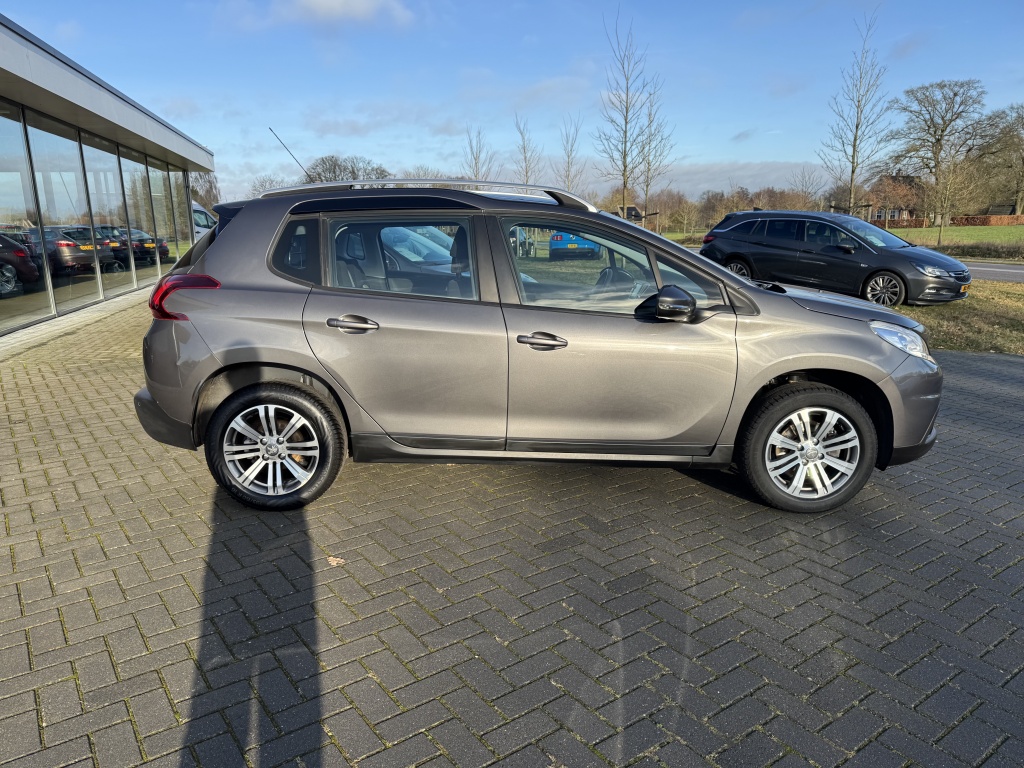 Peugeot 2008 Peugeot 2008 1.2 PureT. Blue Lion
