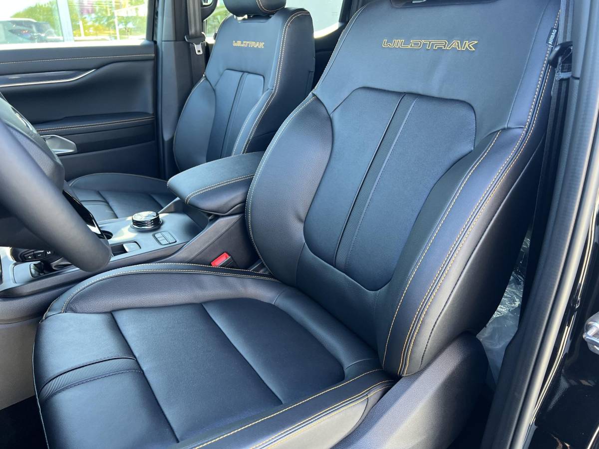 Ford Ranger Ford Ranger 2.3 PHEV Wildtrak Double Cab | 281pk |  5 persoons! | Technology Pack Plus Trailer | Cargo Area Pack | Power Rollertop | Prijs excl. BTW incl. BPM | laadkabel mode 3 16A