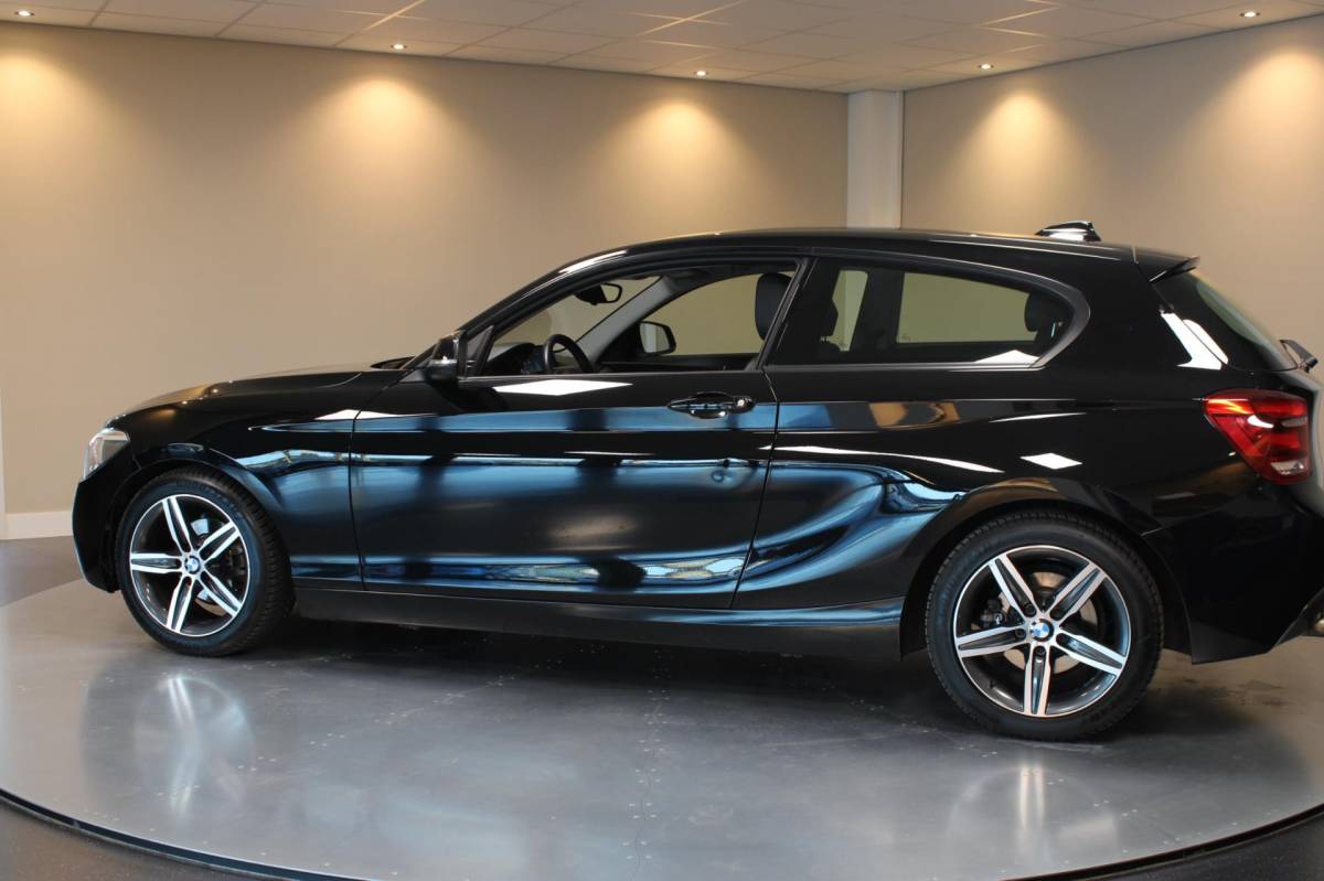 BMW 1 Serie BMW 1-serie 114i EDE Upgrade Edition *Carplay* All-seasons|Leer|Cruise