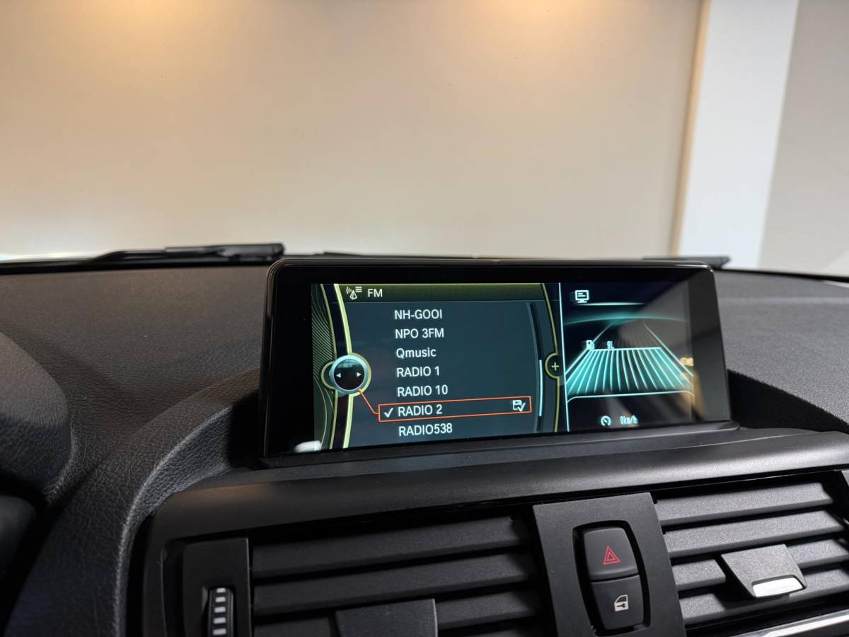 BMW 1 Serie BMW 1-serie 114i EDE Upgrade Edition *Carplay* All-seasons|Leer|Cruise