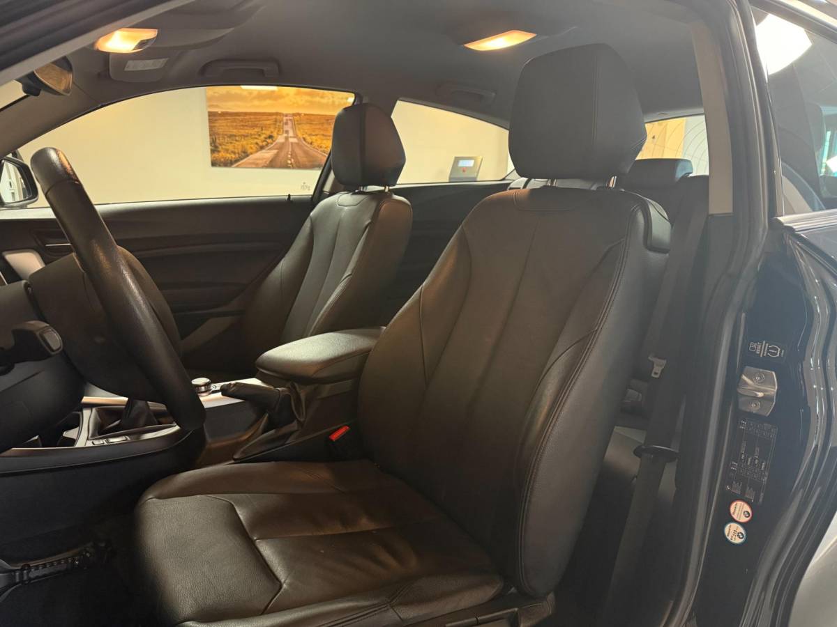 BMW 1 Serie BMW 1-serie 114i EDE Upgrade Edition *Carplay* All-seasons|Leer|Cruise