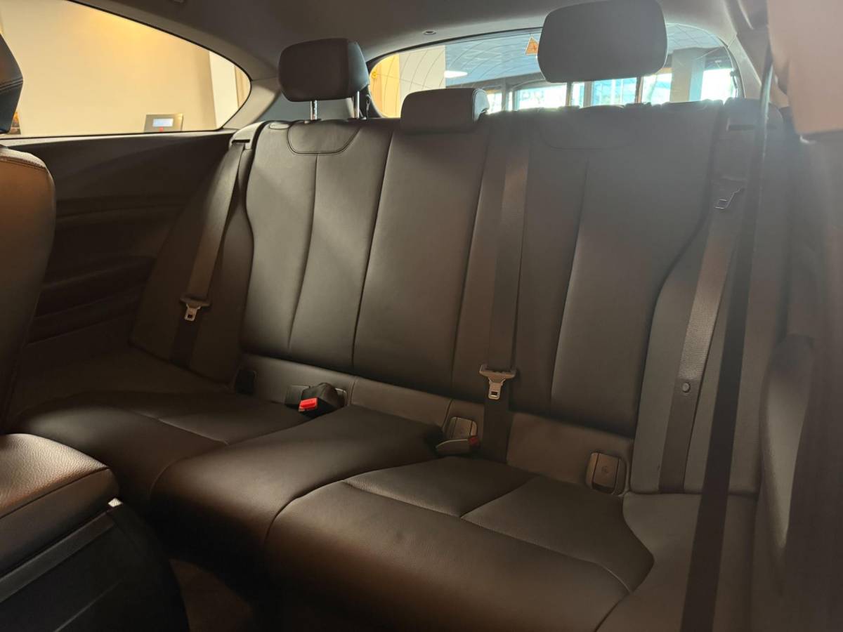 BMW 1 Serie BMW 1-serie 114i EDE Upgrade Edition *Carplay* All-seasons|Leer|Cruise