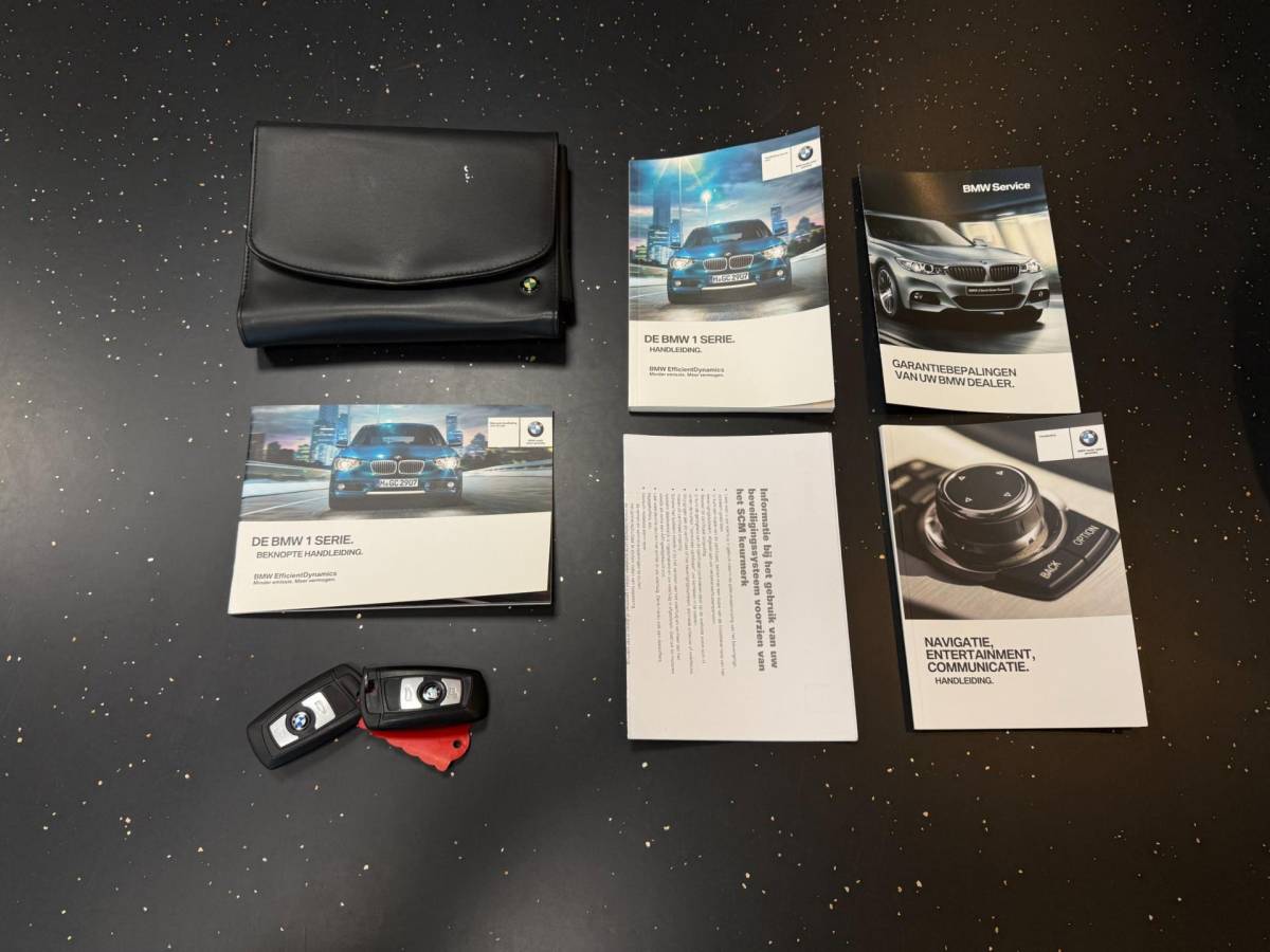 BMW 1 Serie BMW 1-serie 114i EDE Upgrade Edition *Carplay* All-seasons|Leer|Cruise