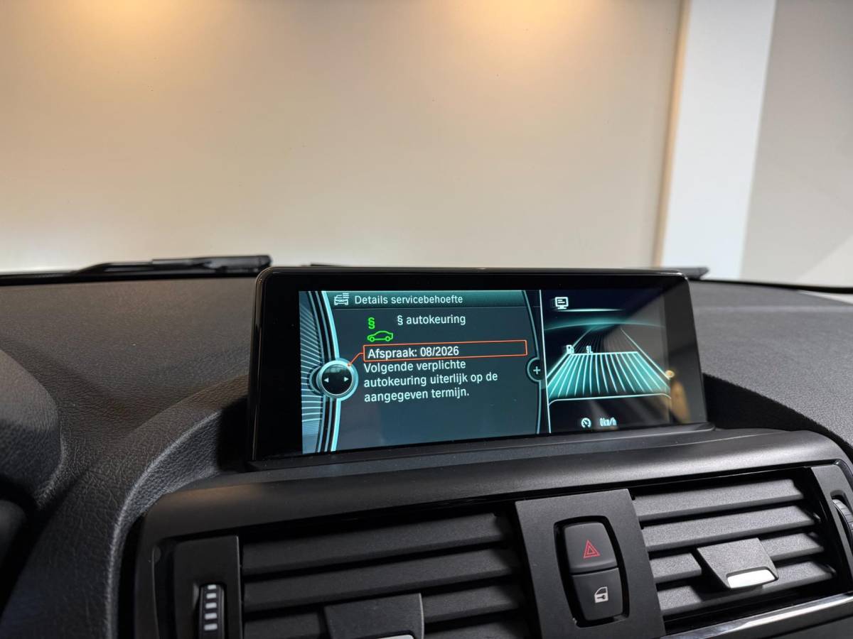 BMW 1 Serie BMW 1-serie 114i EDE Upgrade Edition *Carplay* All-seasons|Leer|Cruise