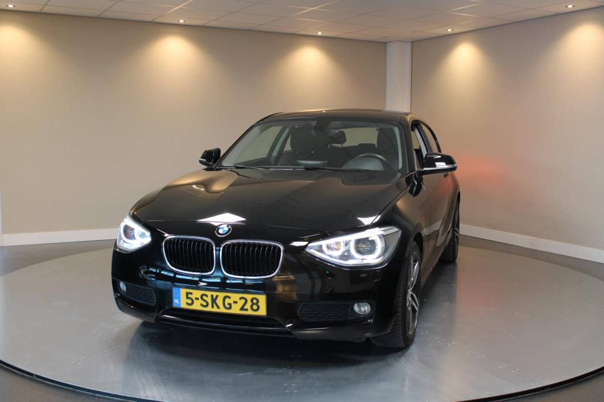 BMW 1 Serie BMW 1-serie 114i EDE Upgrade Edition *Carplay* All-seasons|Leer|Cruise