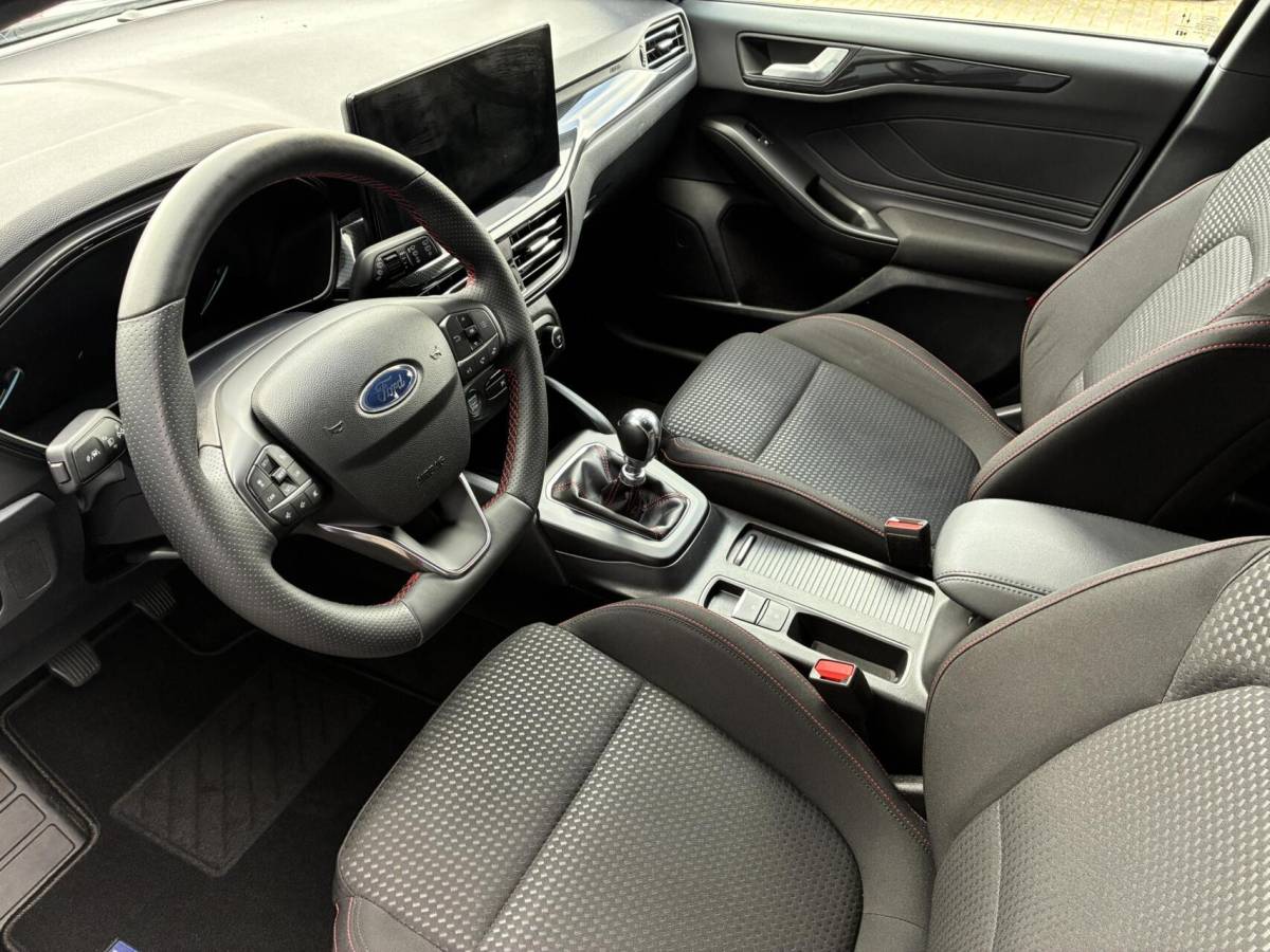 Ford Focus Ford Focus Wagon 1.0 EcoBoost 125 PK Hybrid ST Line | CARPLAY | NAVI | 32000 KM!!!