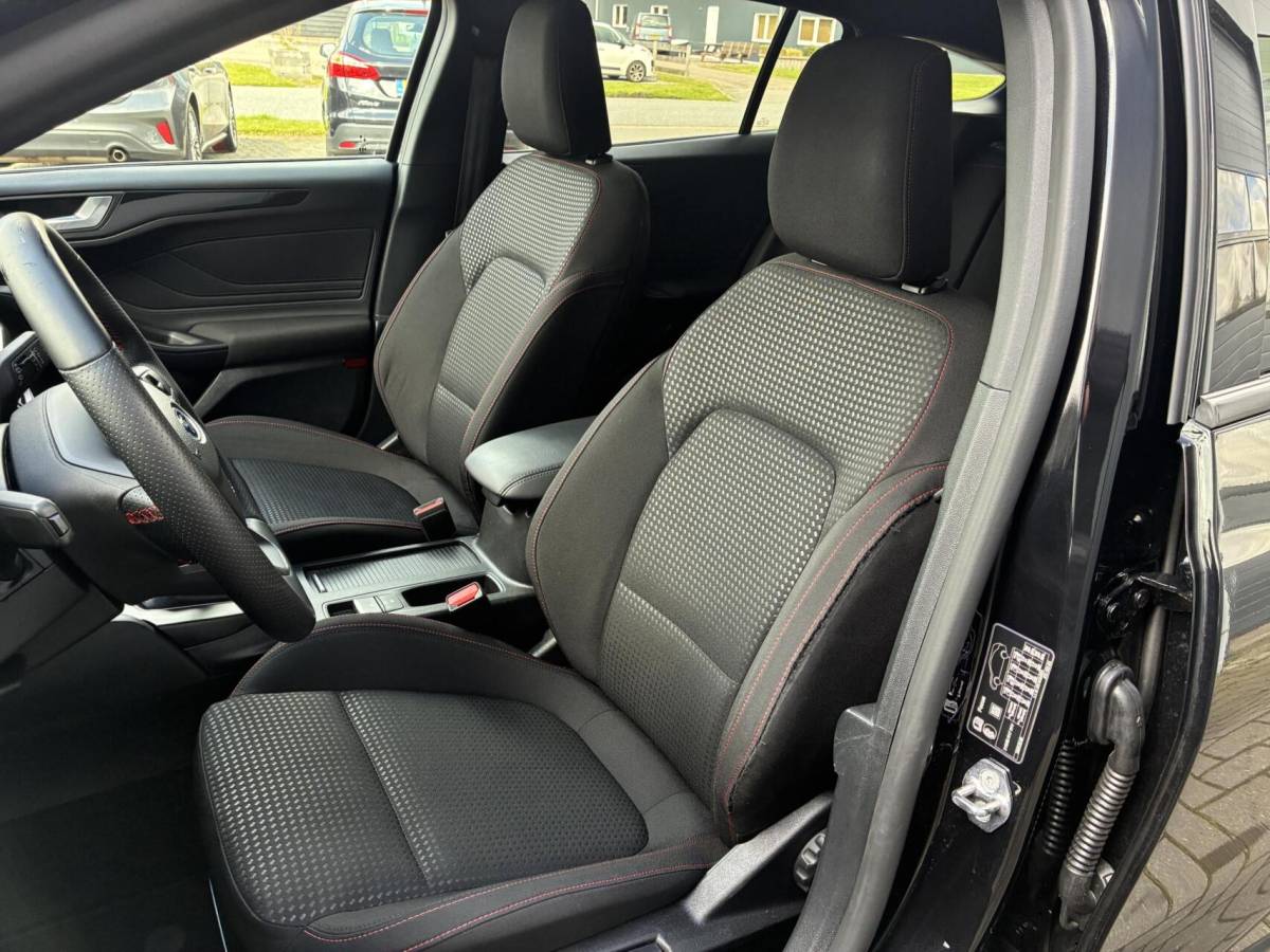 Ford Focus Ford Focus Wagon 1.0 EcoBoost 125 PK Hybrid ST Line | CARPLAY | NAVI | 32000 KM!!!