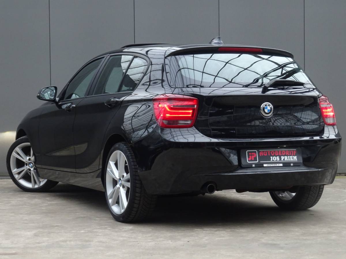 BMW 1 Serie BMW 1-serie 116i Limited Edition * OPEN DAK * PDC * GR NAVIGATIE !!