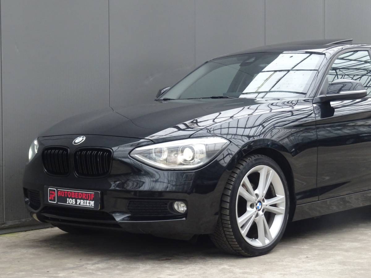BMW 1 Serie BMW 1-serie 116i Limited Edition * OPEN DAK * PDC * GR NAVIGATIE !!