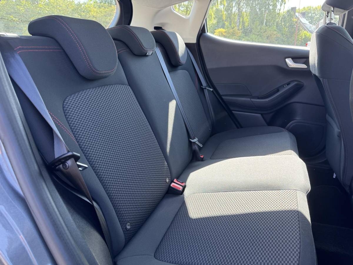 Ford Fiesta Ford Fiesta 1.0 EcoBoost ST-Line 100pk Automaat | Cruise control | Apple Carplay / Android Auto | Parkeersensoren achter | 17 inch lichtmetaal