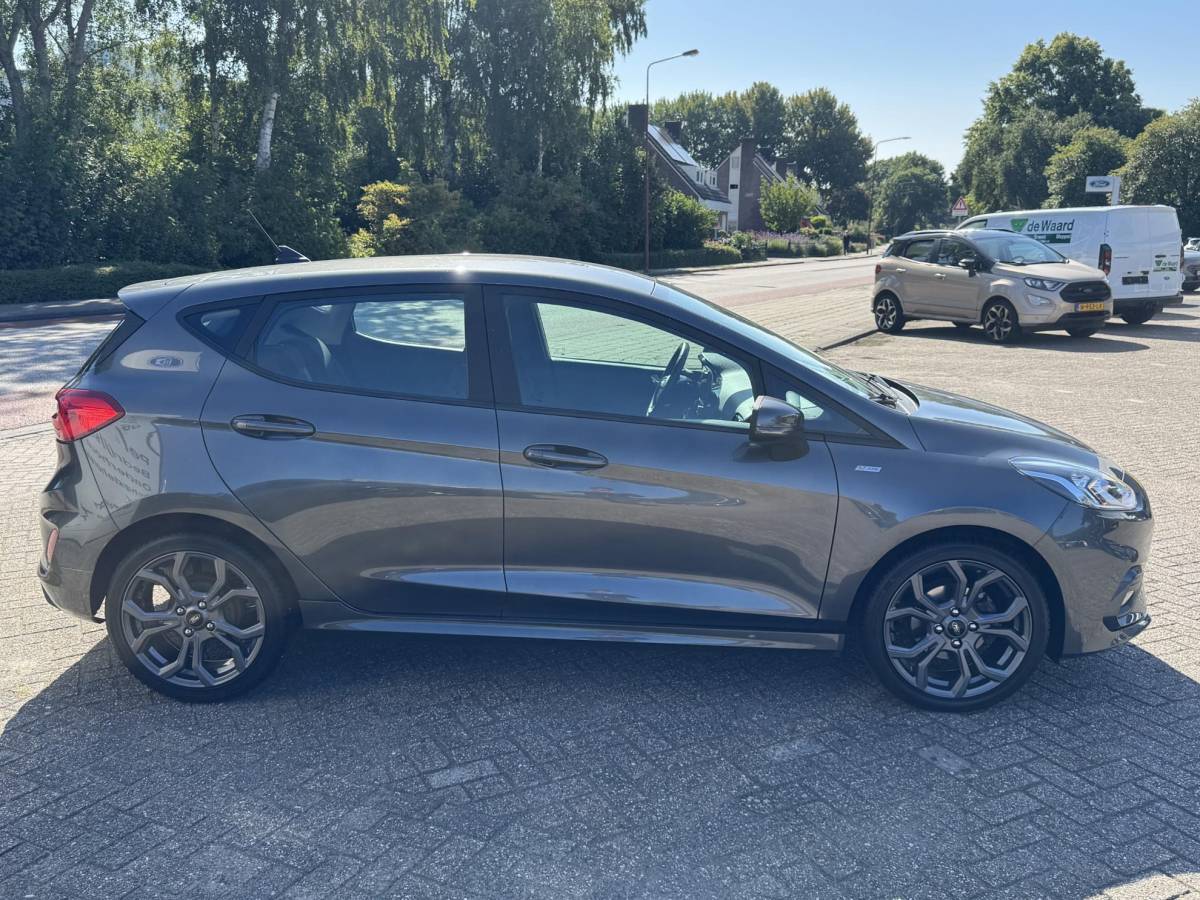 Ford Fiesta Ford Fiesta 1.0 EcoBoost ST-Line 100pk Automaat | Cruise control | Apple Carplay / Android Auto | Parkeersensoren achter | 17 inch lichtmetaal