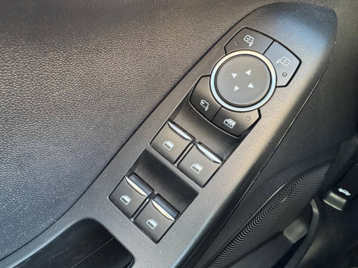 Ford Fiesta Ford Fiesta 1.0 EcoBoost ST-Line 100pk Automaat | Cruise control | Apple Carplay / Android Auto | Parkeersensoren achter | 17 inch lichtmetaal