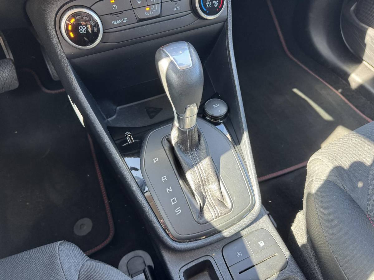 Ford Fiesta Ford Fiesta 1.0 EcoBoost ST-Line 100pk Automaat | Cruise control | Apple Carplay / Android Auto | Parkeersensoren achter | 17 inch lichtmetaal