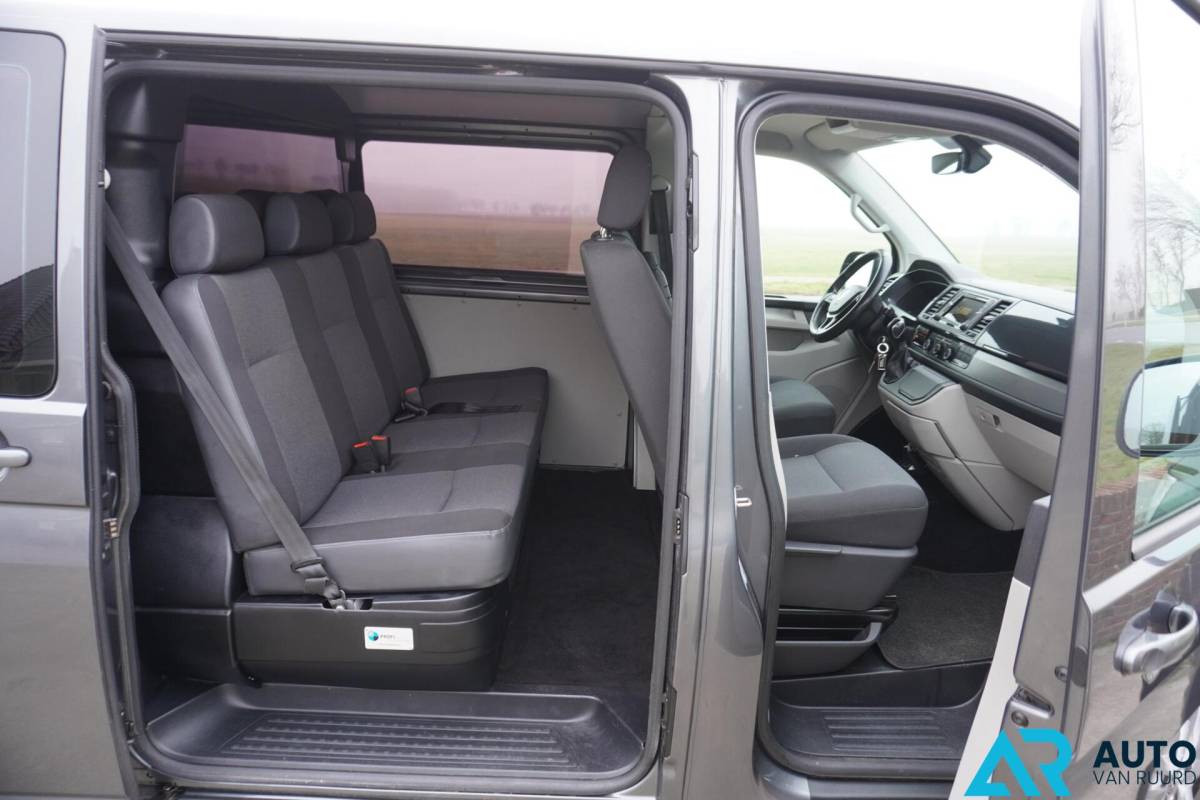 Volkswagen Transporter Volkswagen Transporter 2.0 TDI L2H1 * Dubbele cabine * DSG