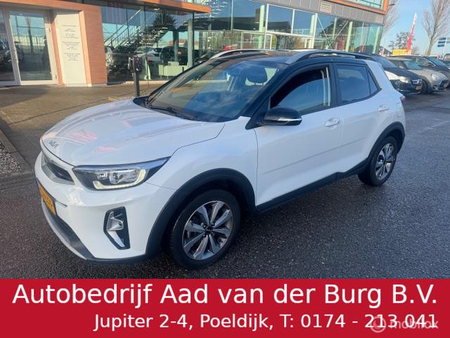 Kia Stonic Kia Stonic 1.0 T-GDI DynamicPlusLine Trekhaak afneembaar , 16 inch velgen & banden , Navigatie , Bluetooth  Priveglas , Electr. inklapbare spiegels , Parkeerhulp achter , Two Tone – Wit/Zwart dak