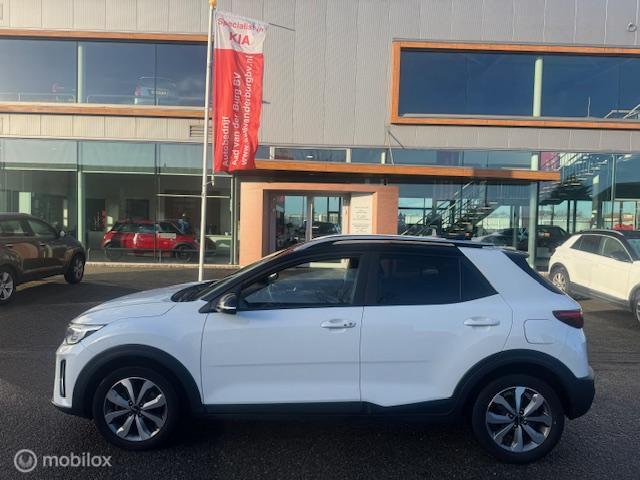 Kia Stonic Kia Stonic 1.0 T-GDI DynamicPlusLine Trekhaak afneembaar , 16 inch velgen & banden , Navigatie , Bluetooth  Priveglas , Electr. inklapbare spiegels , Parkeerhulp achter , Two Tone – Wit/Zwart dak