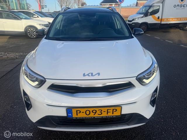 Kia Stonic Kia Stonic 1.0 T-GDI DynamicPlusLine Trekhaak afneembaar , 16 inch velgen & banden , Navigatie , Bluetooth  Priveglas , Electr. inklapbare spiegels , Parkeerhulp achter , Two Tone – Wit/Zwart dak