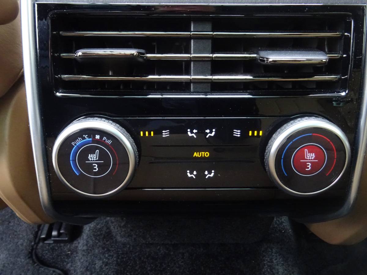 Land Rover Range Rover Land Rover Range Rover 3.0 P550e HSE PHEV * HEAD-UP * 22 INCH * 90 KM ACCU RANGE. !!