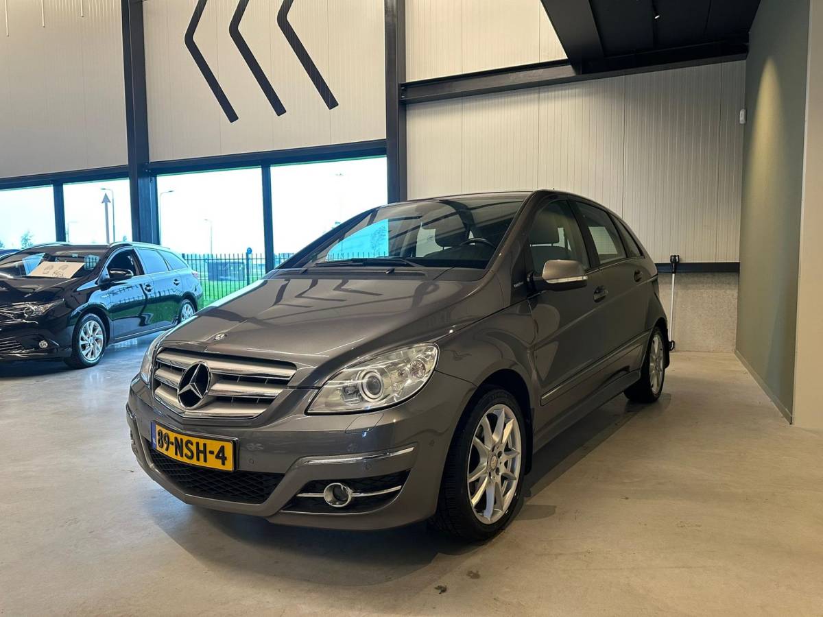 Mercedes-Benz B-Klasse Mercedes-Benz B-klasse 180 BUSINESSCLASS|LEDEREN BEKLEDING|CLIMA AIRCO|TREKHAAK|ISOFIX|CRUISE CONTROL|NAVIGATIE|LM-VELG|nweAPK+OH!