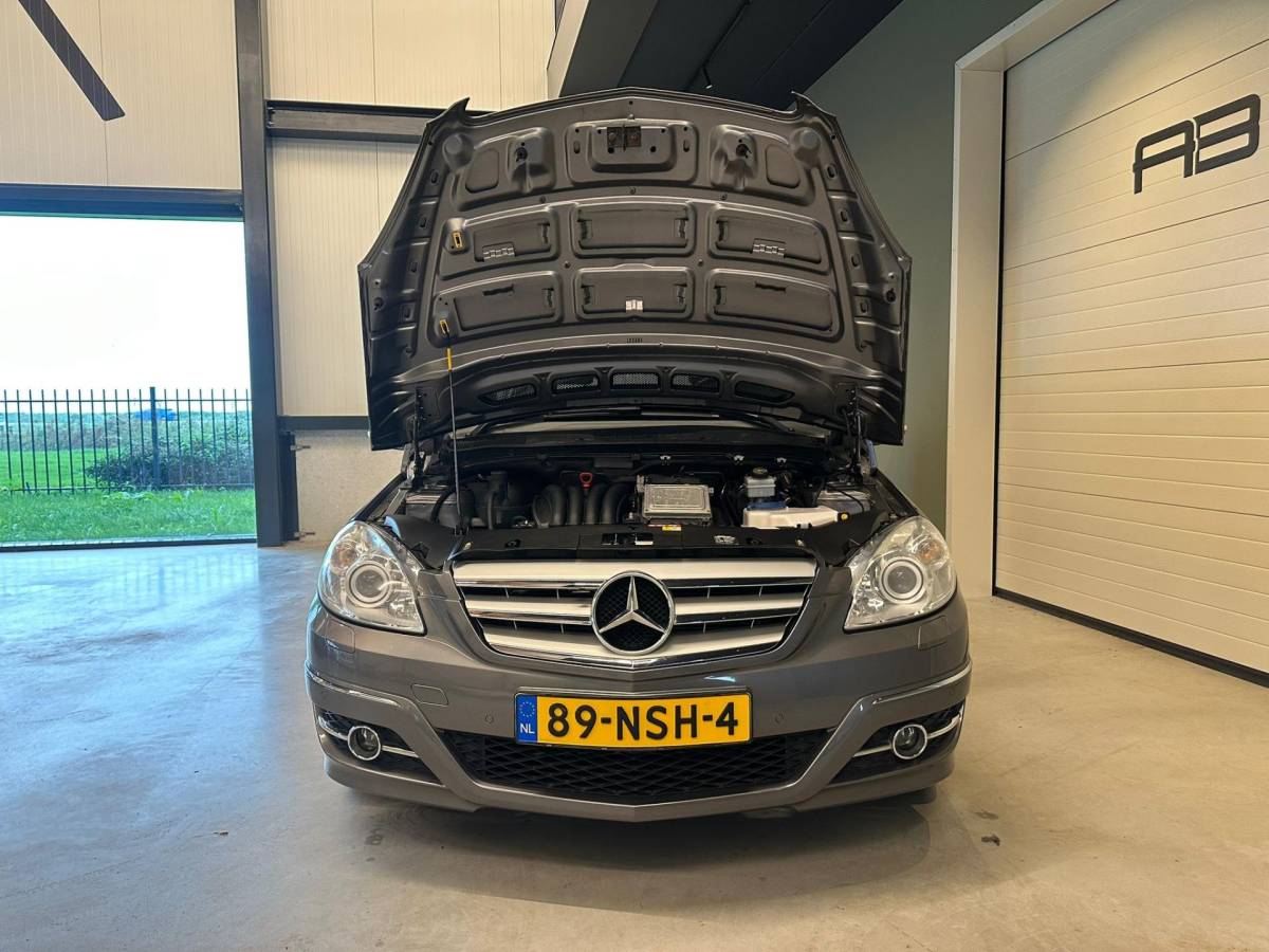 Mercedes-Benz B-Klasse Mercedes-Benz B-klasse 180 BUSINESSCLASS|LEDEREN BEKLEDING|CLIMA AIRCO|TREKHAAK|ISOFIX|CRUISE CONTROL|NAVIGATIE|LM-VELG|nweAPK+OH!
