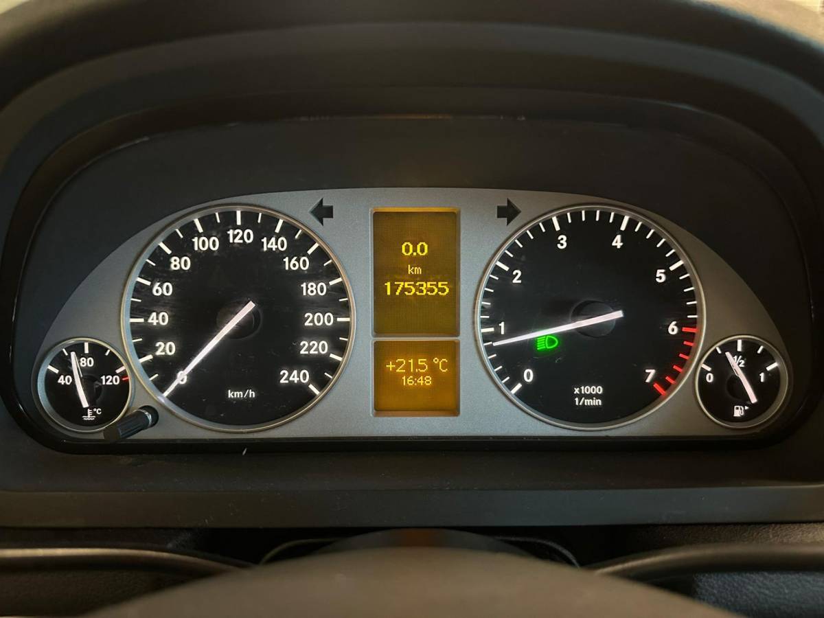 Mercedes-Benz B-Klasse Mercedes-Benz B-klasse 180 BUSINESSCLASS|LEDEREN BEKLEDING|CLIMA AIRCO|TREKHAAK|ISOFIX|CRUISE CONTROL|NAVIGATIE|LM-VELG|nweAPK+OH!