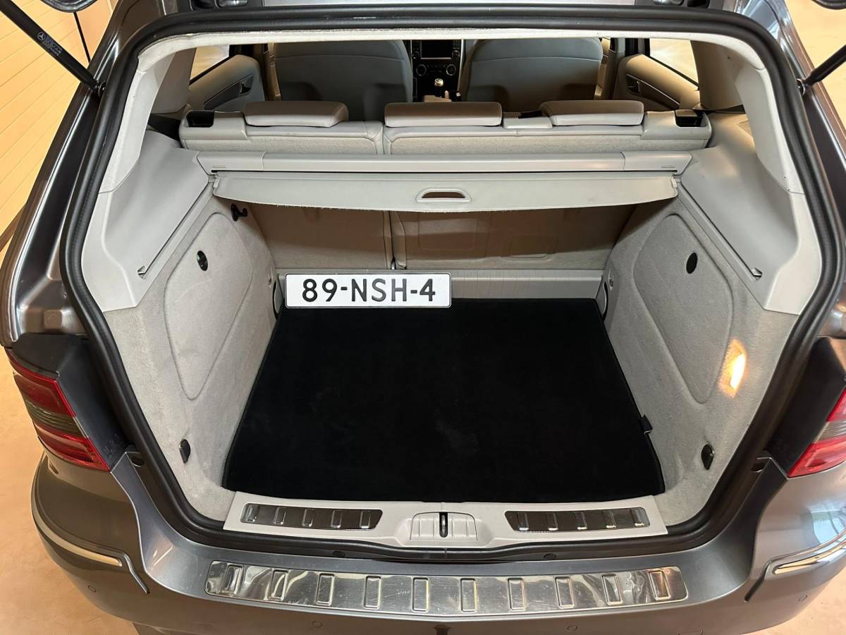 Mercedes-Benz B-Klasse Mercedes-Benz B-klasse 180 BUSINESSCLASS|LEDEREN BEKLEDING|CLIMA AIRCO|TREKHAAK|ISOFIX|CRUISE CONTROL|NAVIGATIE|LM-VELG|nweAPK+OH!