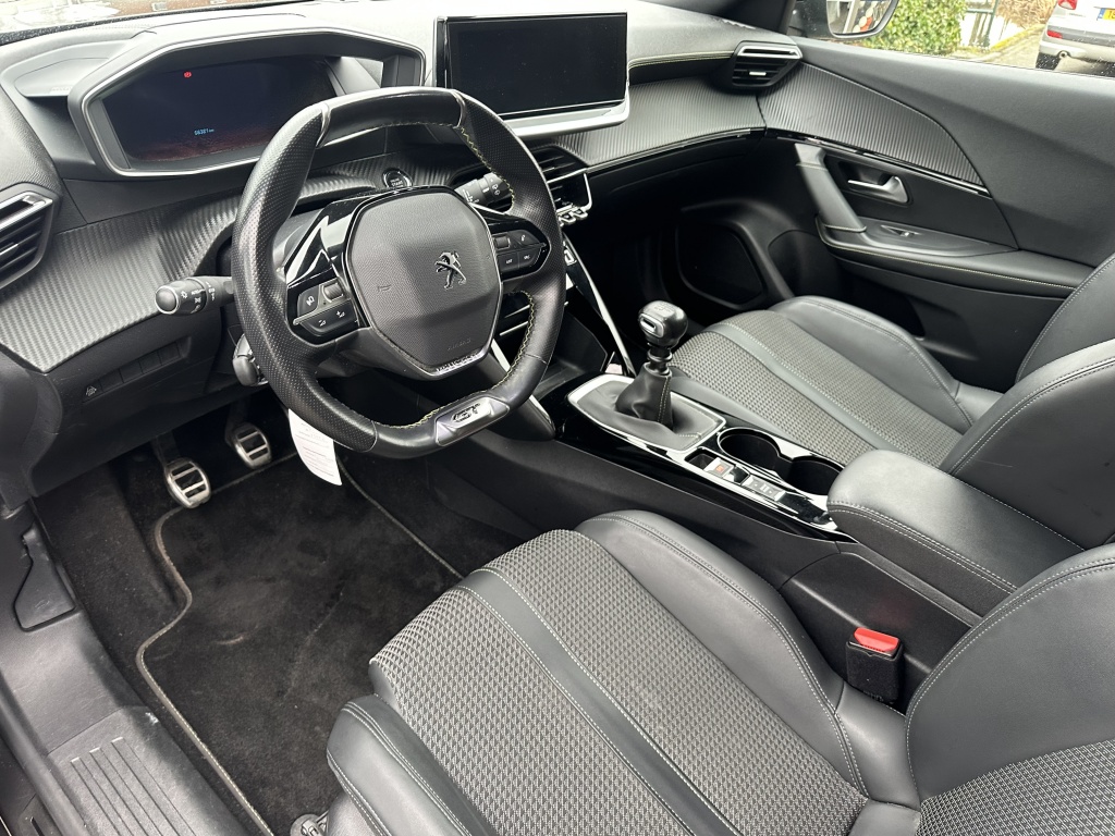Peugeot 2008 Peugeot 2008 1.2 GT | Nieuwe distributieriem | Camera | CarPlay |
