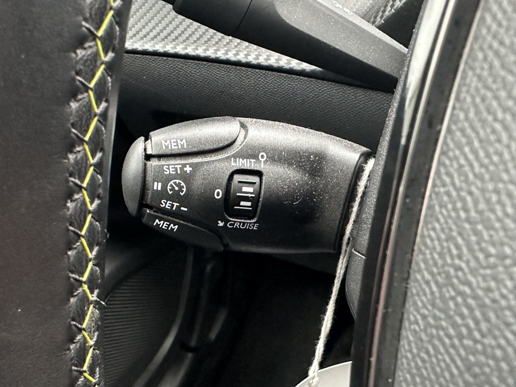 Peugeot 2008 Peugeot 2008 1.2 GT | Nieuwe distributieriem | Camera | CarPlay |