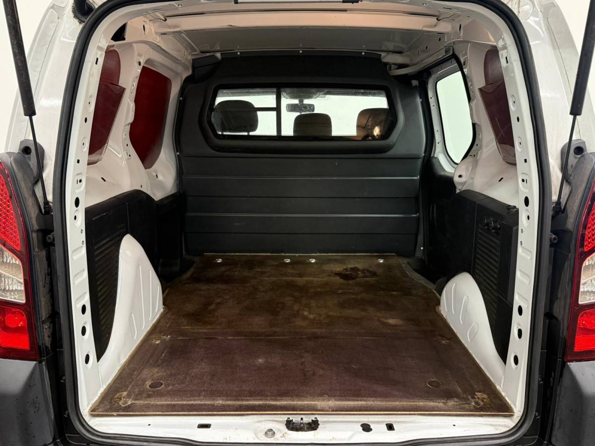 Peugeot Partner Peugeot Partner 1.6 BlueHDi 100 PK L1 Premium Airco Cruise Control Parkeersensoren Elektrische Ramen