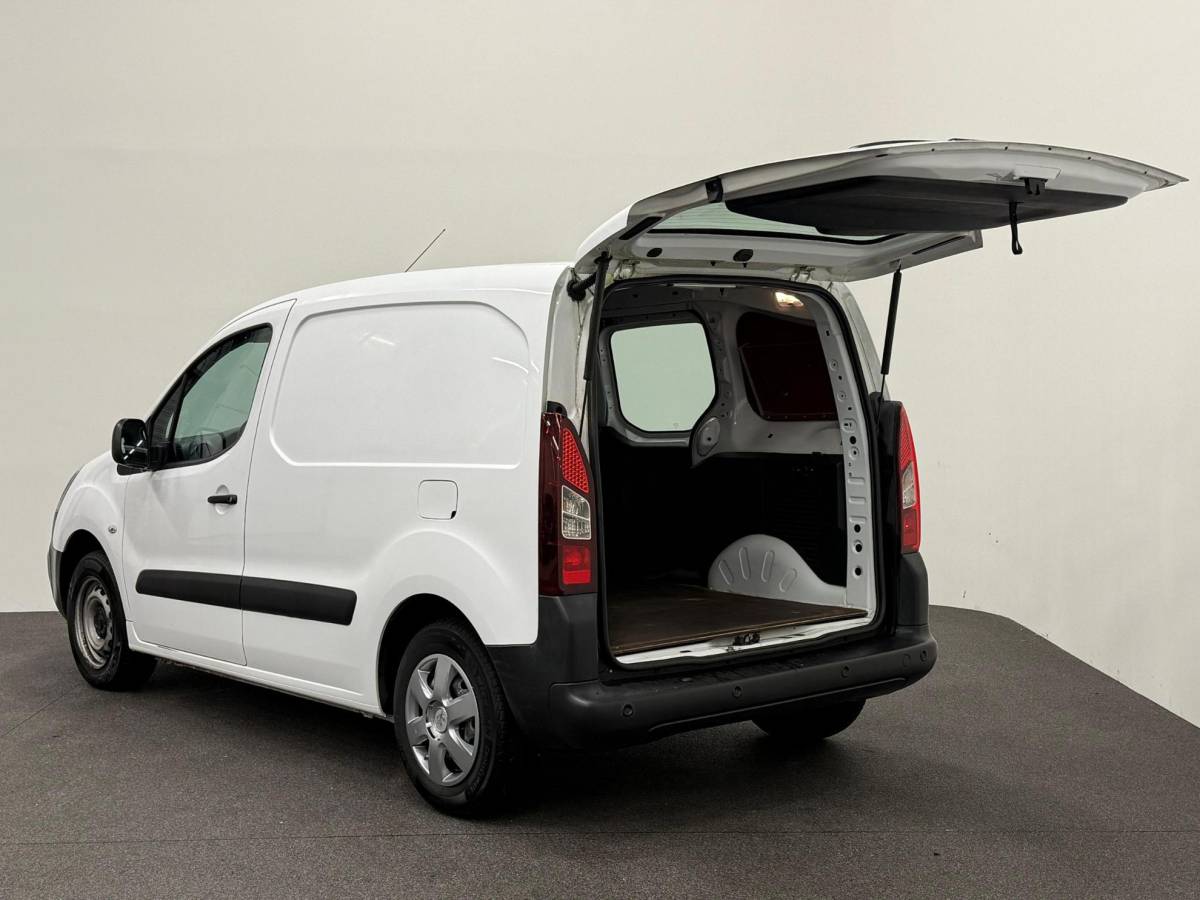Peugeot Partner Peugeot Partner 1.6 BlueHDi 100 PK L1 Premium Airco Cruise Control Parkeersensoren Elektrische Ramen