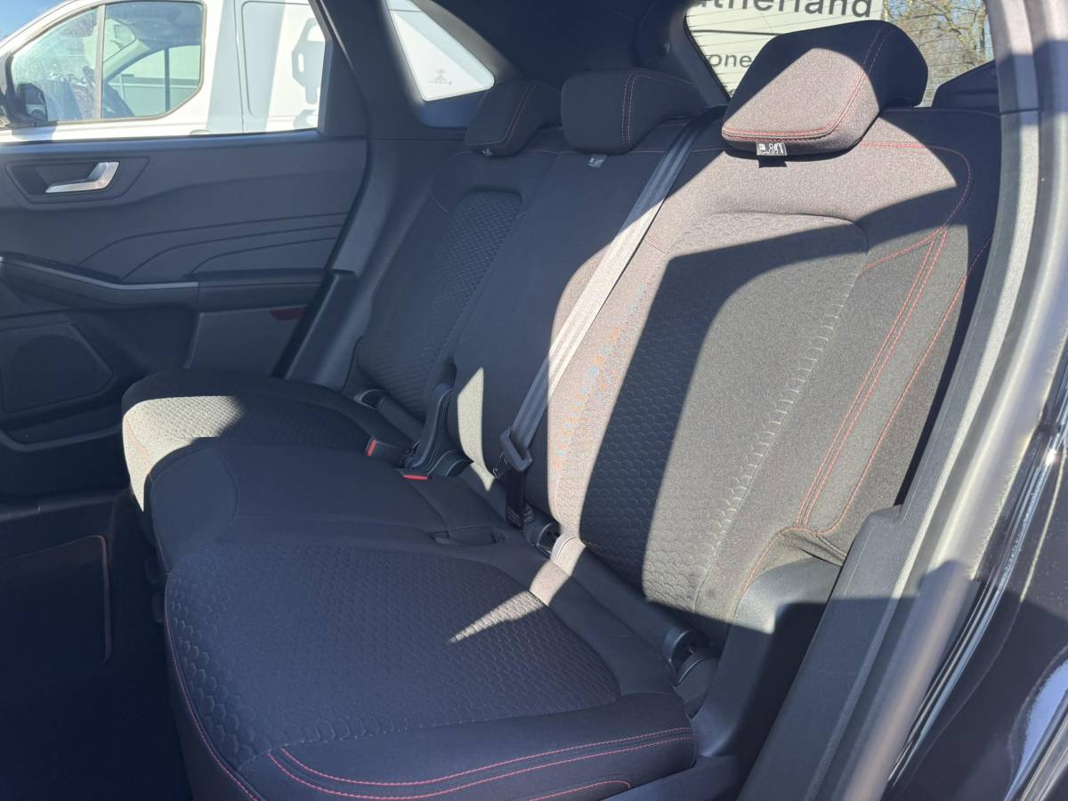 Ford Kuga Ford Kuga 2.5 FHEV ST-Line | SCI | 190pk | Winterpack | Achteruitrijcamera | SYNC 4 Navigatie | All Weatherbanden | Geen stekker nodig