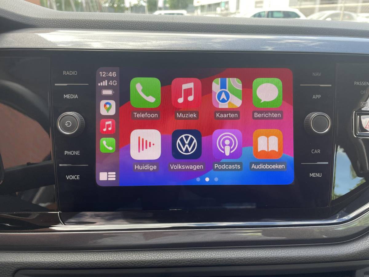 Volkswagen Polo Volkswagen Polo 1.0 TSI 110pk DSG Highline Navigatie Apple Carplay Android Auto Parkeersensoren Adaptive Cruise Control Stoelverwarming Getinte ramen Climatronic