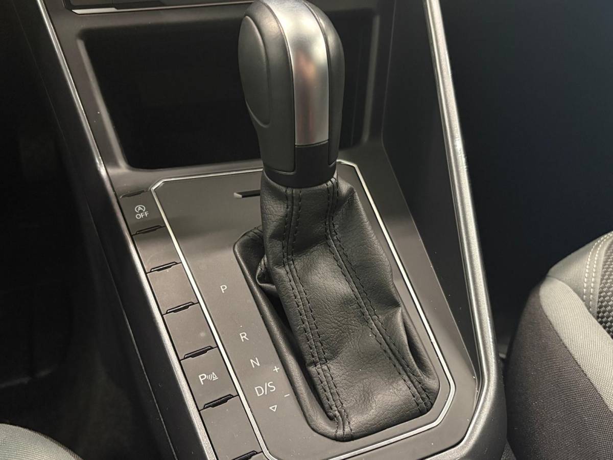 Volkswagen Polo Volkswagen Polo 1.0 TSI 110pk DSG Highline Navigatie Apple Carplay Android Auto Parkeersensoren Adaptive Cruise Control Stoelverwarming Getinte ramen Climatronic