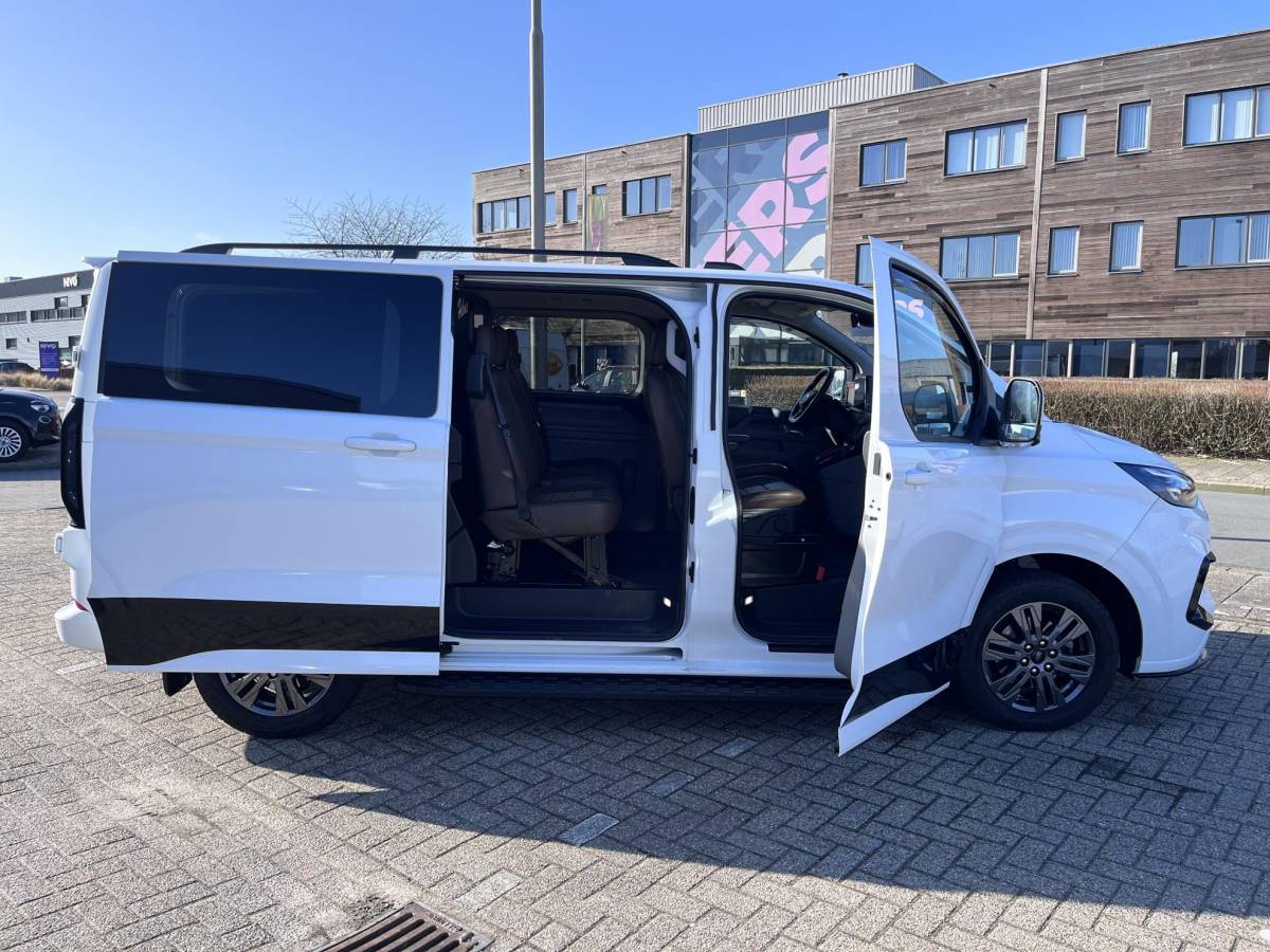 Ford Transit Custom Ford Transit Custom 300 2.0 TDCI L1H1 Limited DC 170pk Dubbele cabine