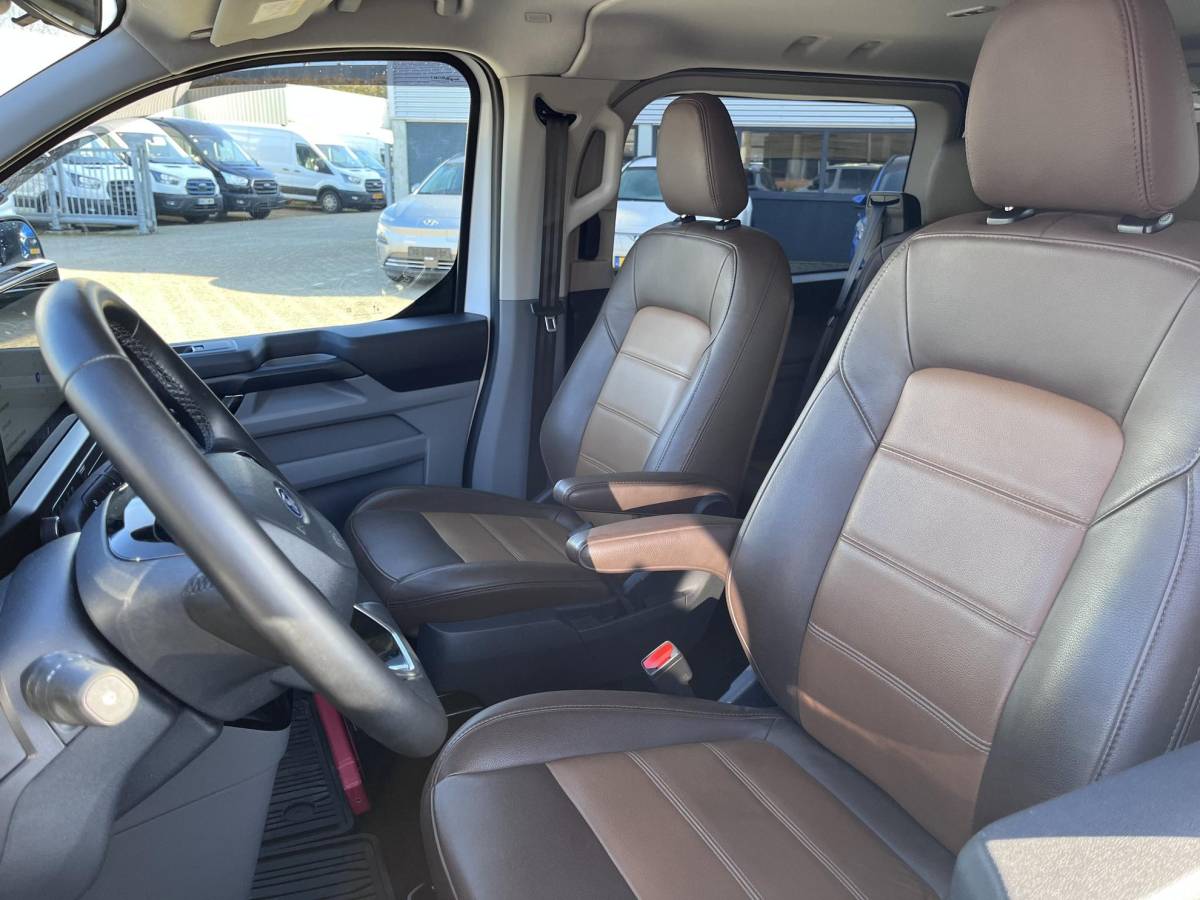 Ford Transit Custom Ford Transit Custom 300 2.0 TDCI L1H1 Limited DC 170pk Dubbele cabine