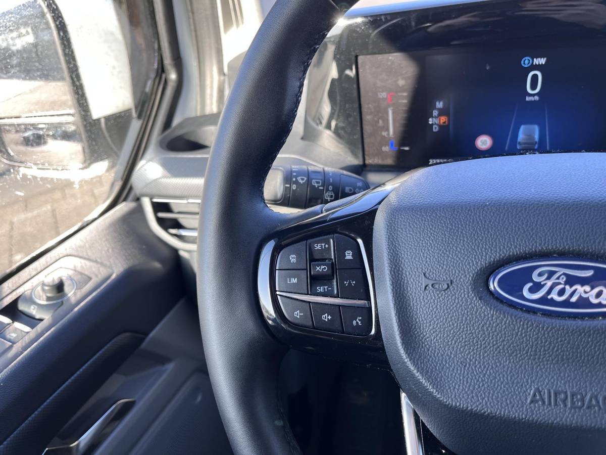 Ford Transit Custom Ford Transit Custom 300 2.0 TDCI L1H1 Limited DC 170pk Dubbele cabine