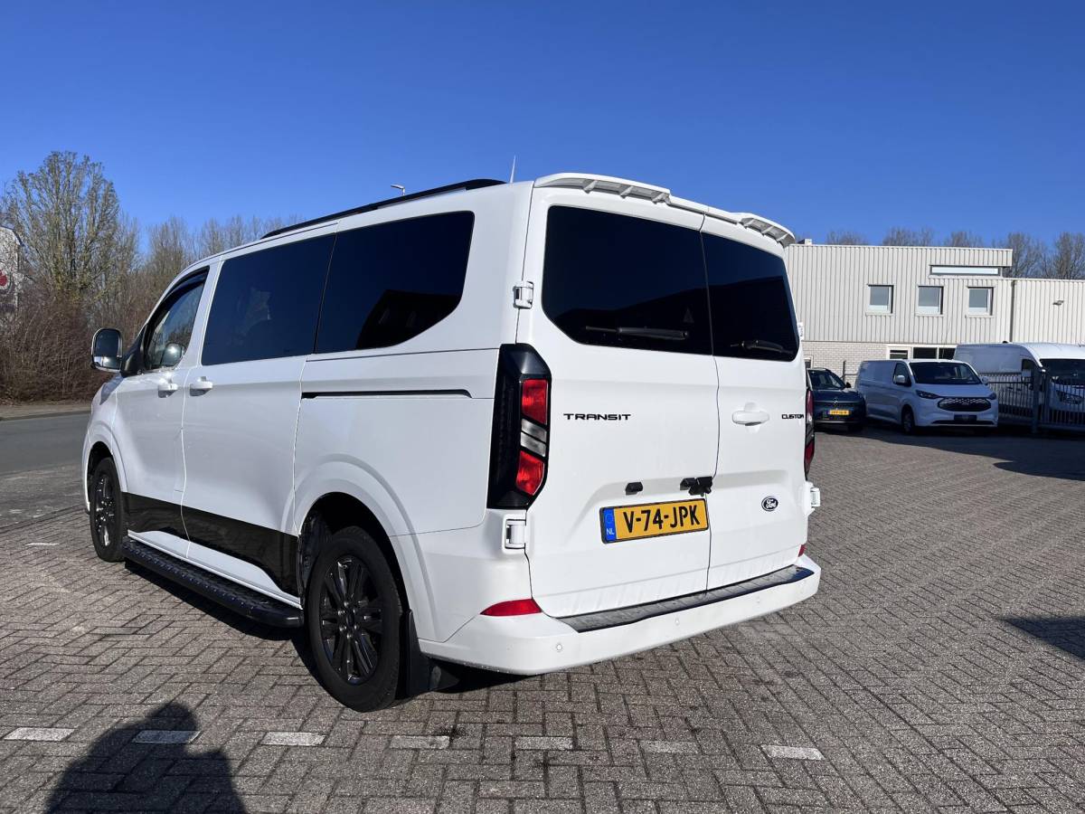 Ford Transit Custom Ford Transit Custom 300 2.0 TDCI L1H1 Limited DC 170pk Dubbele cabine