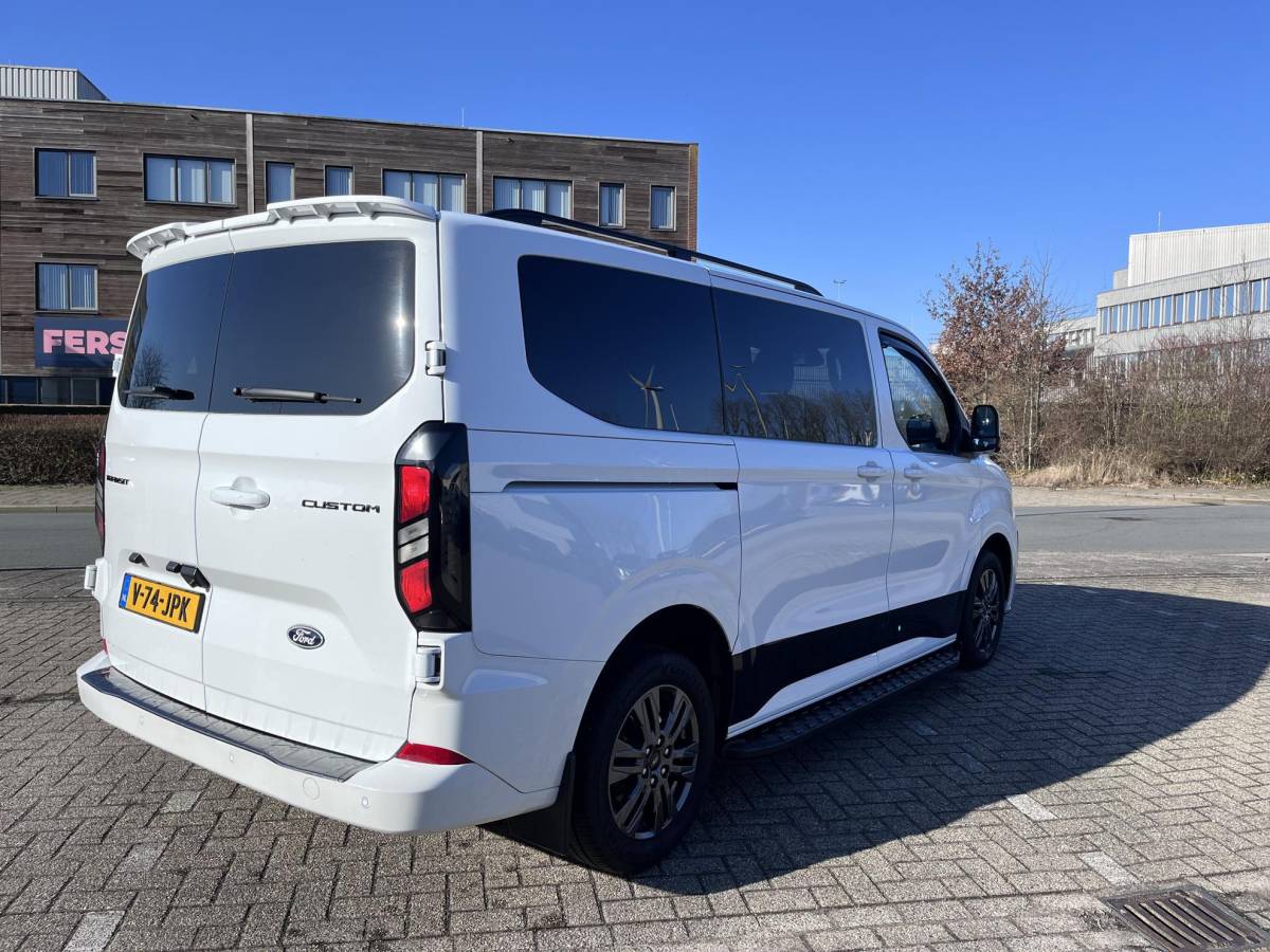 Ford Transit Custom Ford Transit Custom 300 2.0 TDCI L1H1 Limited DC 170pk Dubbele cabine