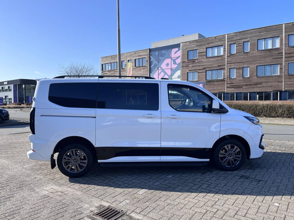 Ford Transit Custom Ford Transit Custom 300 2.0 TDCI L1H1 Limited DC 170pk Dubbele cabine