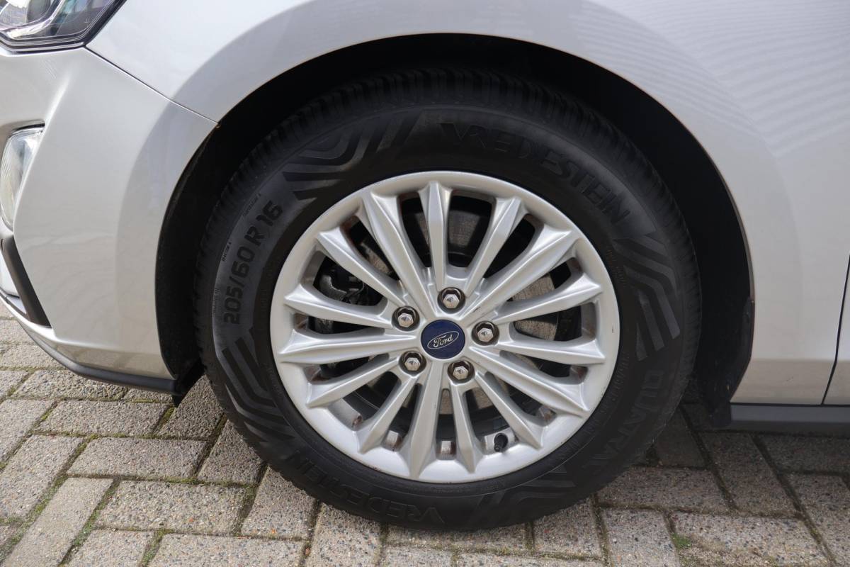 Ford Focus Ford Focus Wagon 1.0 Titanium X Business 1e Eigenaar | Volledig Onderh | NAP | BTW | AF Trekhaak | Camera | Elek Klep | Navi | Carplay | Cruise | Keyless | Full LED | Start/Stop | Hill-Hold | Bots | PDC