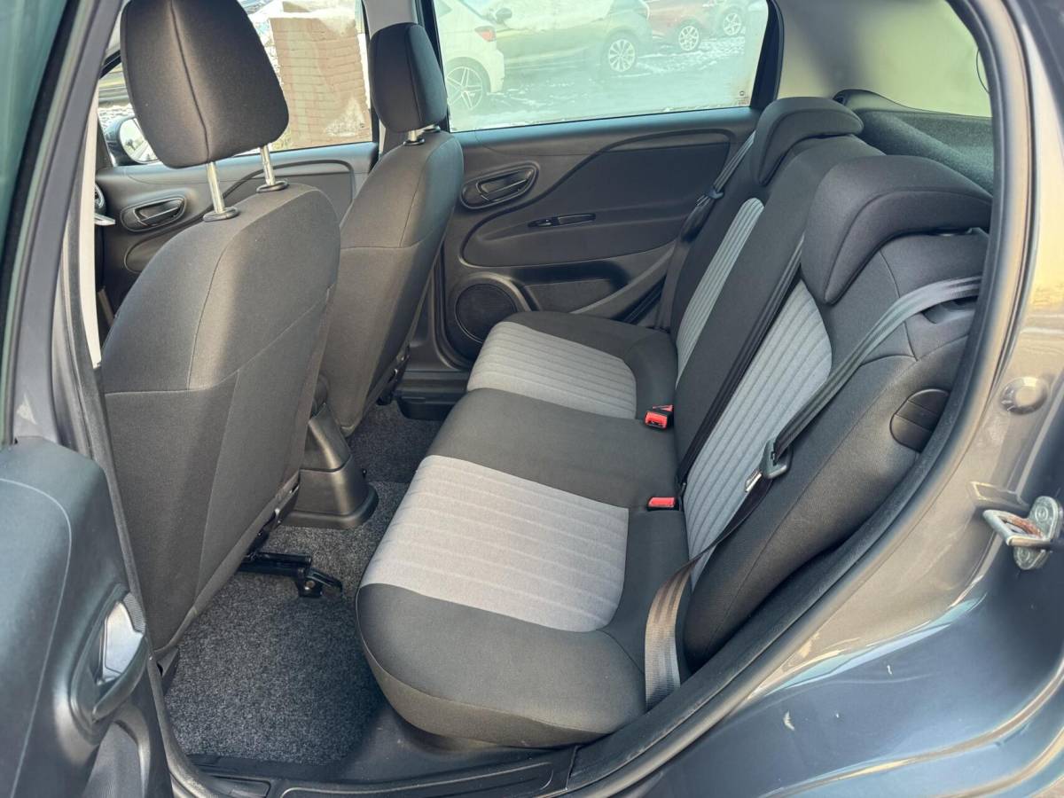 Fiat Punto Fiat Punto Evo 0.9 TwinAir Sempre 5 deurs onderh aanwezig